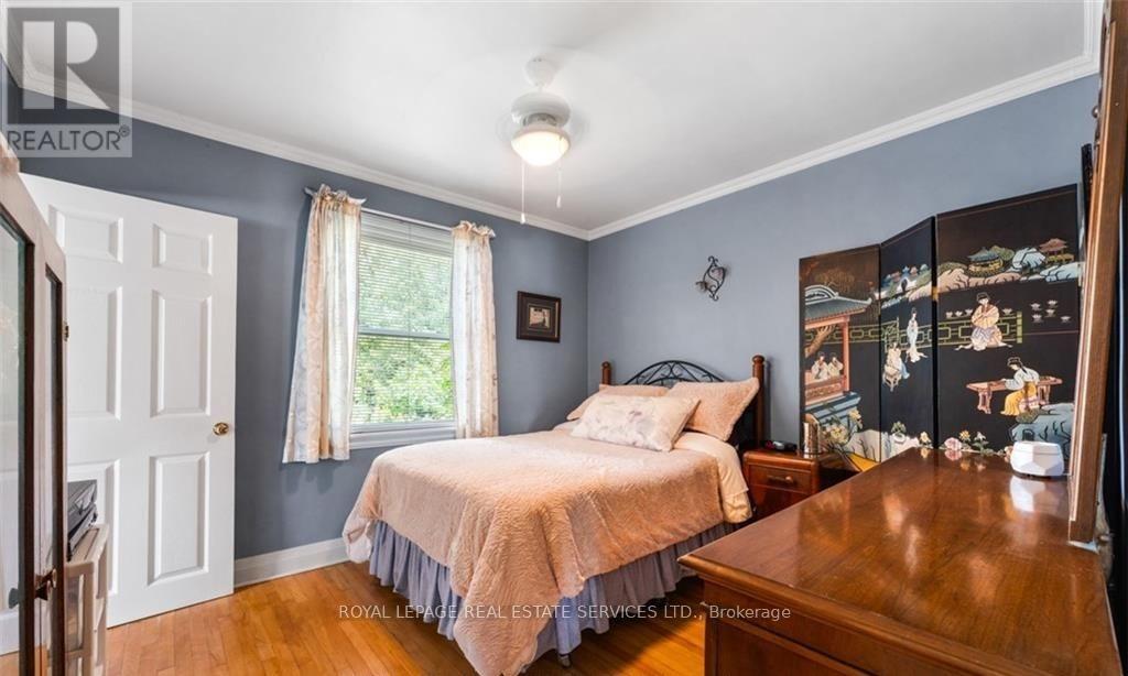 212 East 21st Street, Hamilton, Ontario  L8V 2T7 - Photo 7 - X12449164