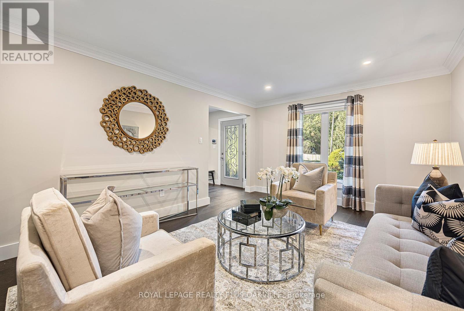 679 Green Ravine Drive, Hamilton, Ontario  L9G 4C7 - Photo 4 - X12449171