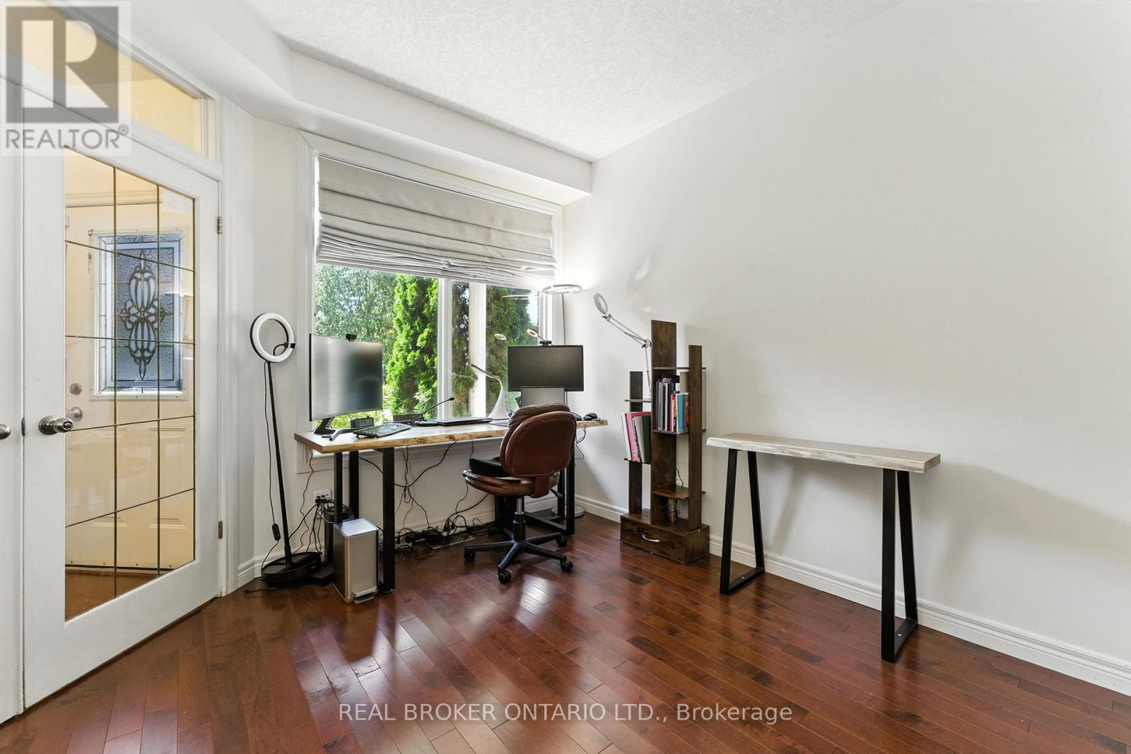 506 Eastbridge Boulevard, Waterloo, Ontario  N2K 3Z8 - Photo 15 - X12449172