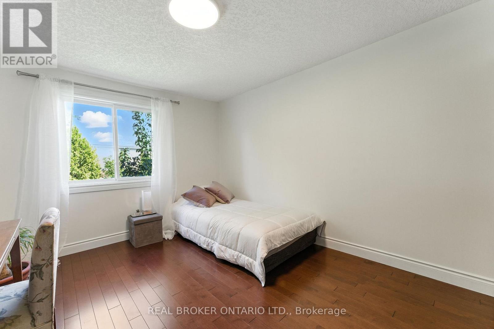 506 Eastbridge Boulevard, Waterloo, Ontario  N2K 3Z8 - Photo 25 - X12449172