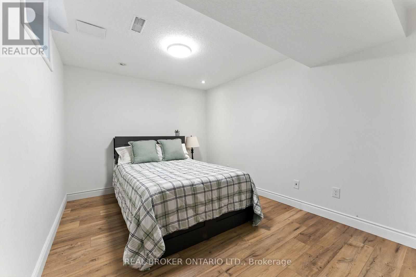 506 Eastbridge Boulevard, Waterloo, Ontario  N2K 3Z8 - Photo 32 - X12449172