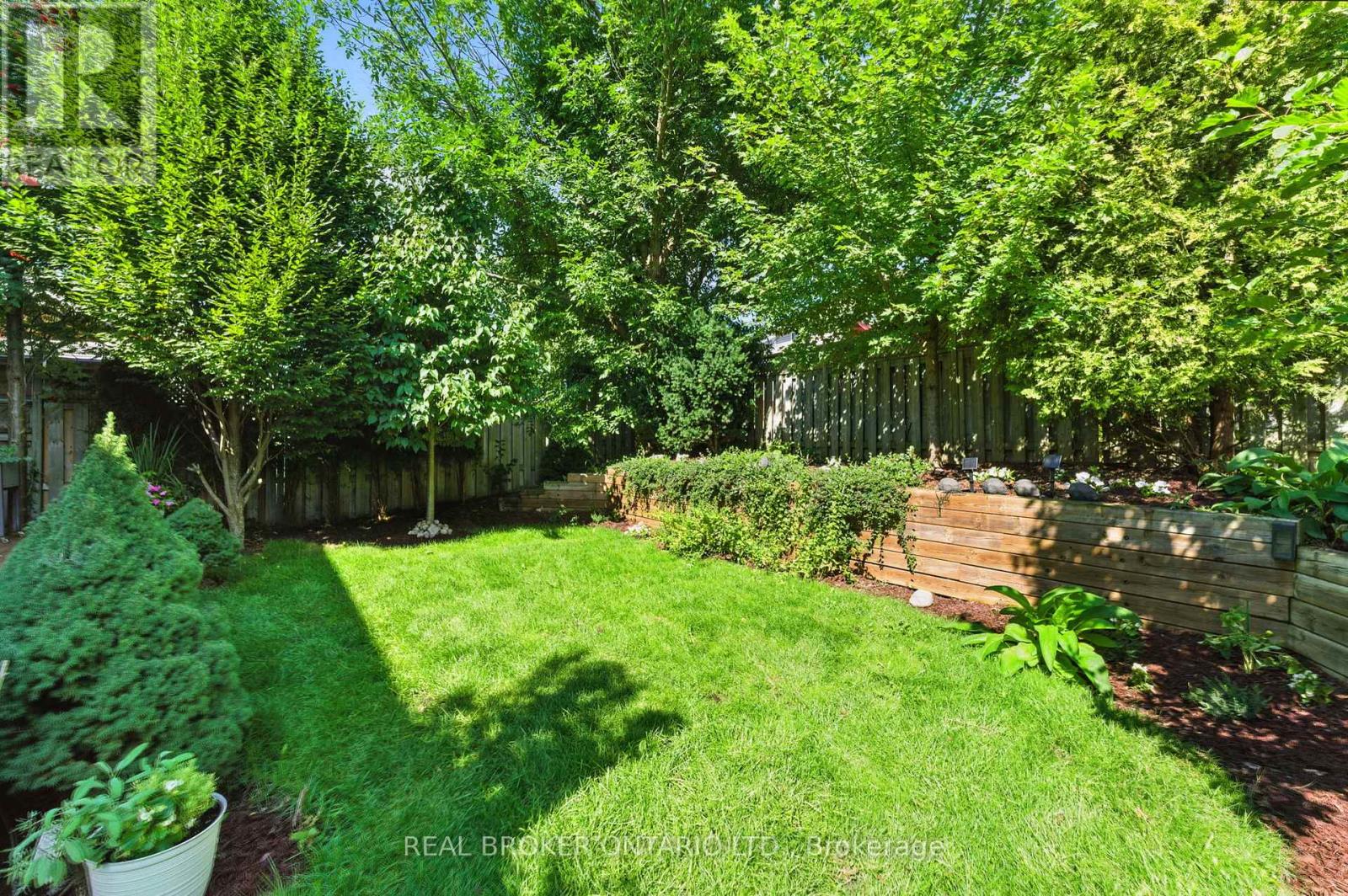 506 Eastbridge Boulevard, Waterloo, Ontario  N2K 3Z8 - Photo 38 - X12449172