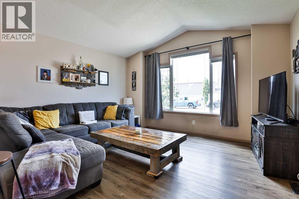 16 Blackfoot Court W, Lethbridge, Alberta  T1K 7P5 - Photo 4 - A2262700