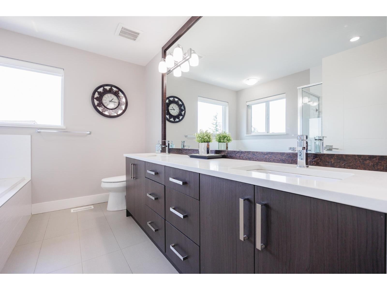 34651 Gordon Place, Mission, British Columbia  V2V 6P9 - Photo 17 - R3029757