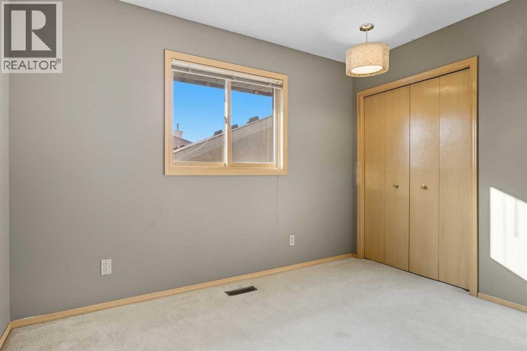 135 Canterbury Court Sw, Calgary, Alberta  T2W 6C1 - Photo 27 - A2261577