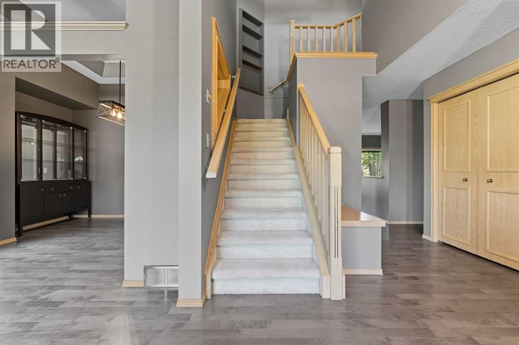135 Canterbury Court Sw, Calgary, Alberta  T2W 6C1 - Photo 6 - A2261577