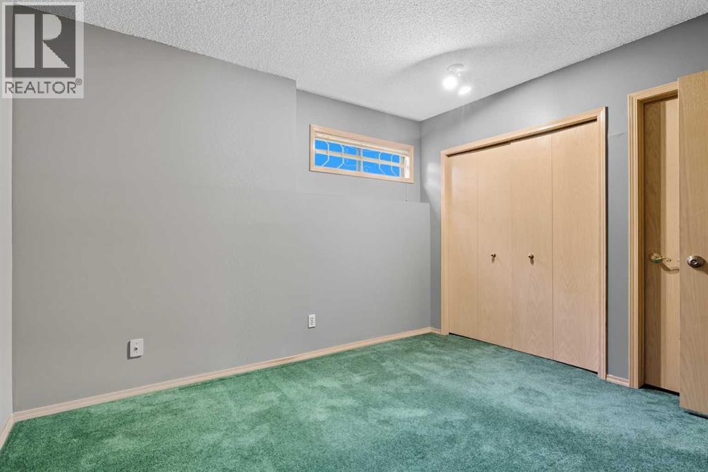 135 Canterbury Court Sw, Calgary, Alberta  T2W 6C1 - Photo 31 - A2261577