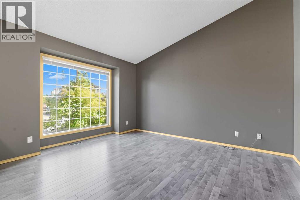 135 Canterbury Court Sw, Calgary, Alberta  T2W 6C1 - Photo 3 - A2261577