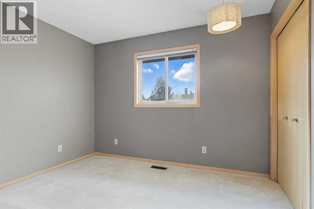 135 Canterbury Court Sw, Calgary, Alberta  T2W 6C1 - Photo 26 - A2261577
