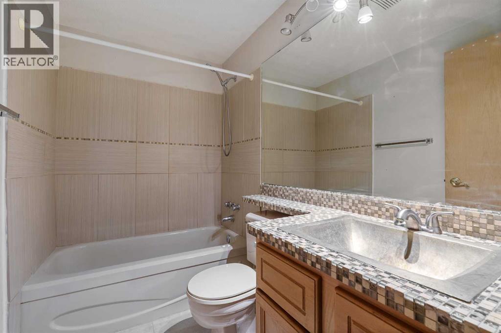 135 Canterbury Court Sw, Calgary, Alberta  T2W 6C1 - Photo 32 - A2261577