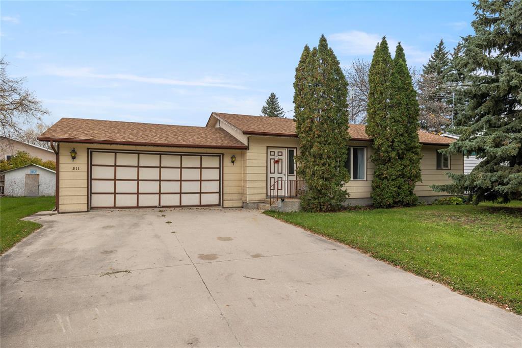 511 Penner Street, Steinbach, Manitoba  R5G 0G7 - Photo 0 - 202525869