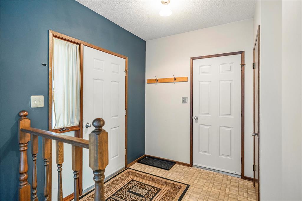 511 Penner Street, Steinbach, Manitoba  R5G 0G7 - Photo 13 - 202525869