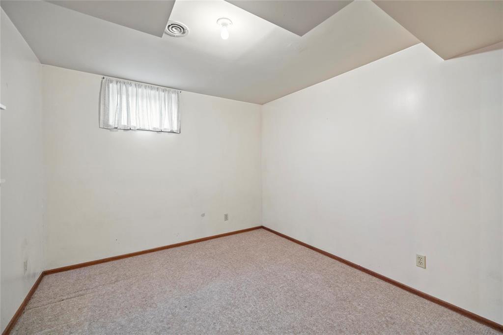 511 Penner Street, Steinbach, Manitoba  R5G 0G7 - Photo 17 - 202525869