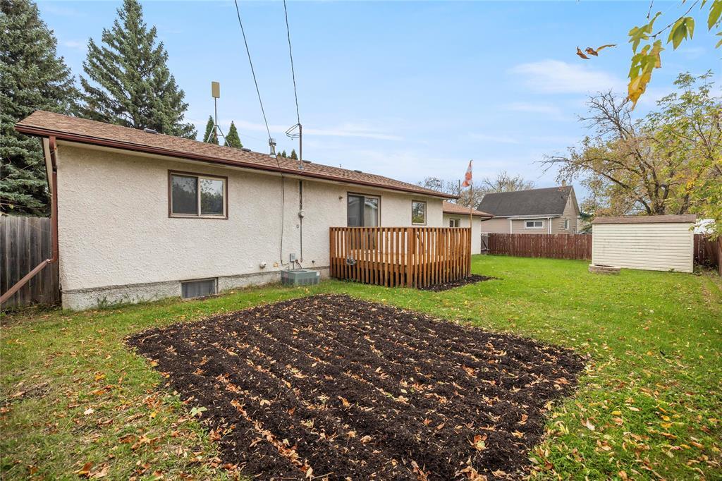 511 Penner Street, Steinbach, Manitoba  R5G 0G7 - Photo 25 - 202525869