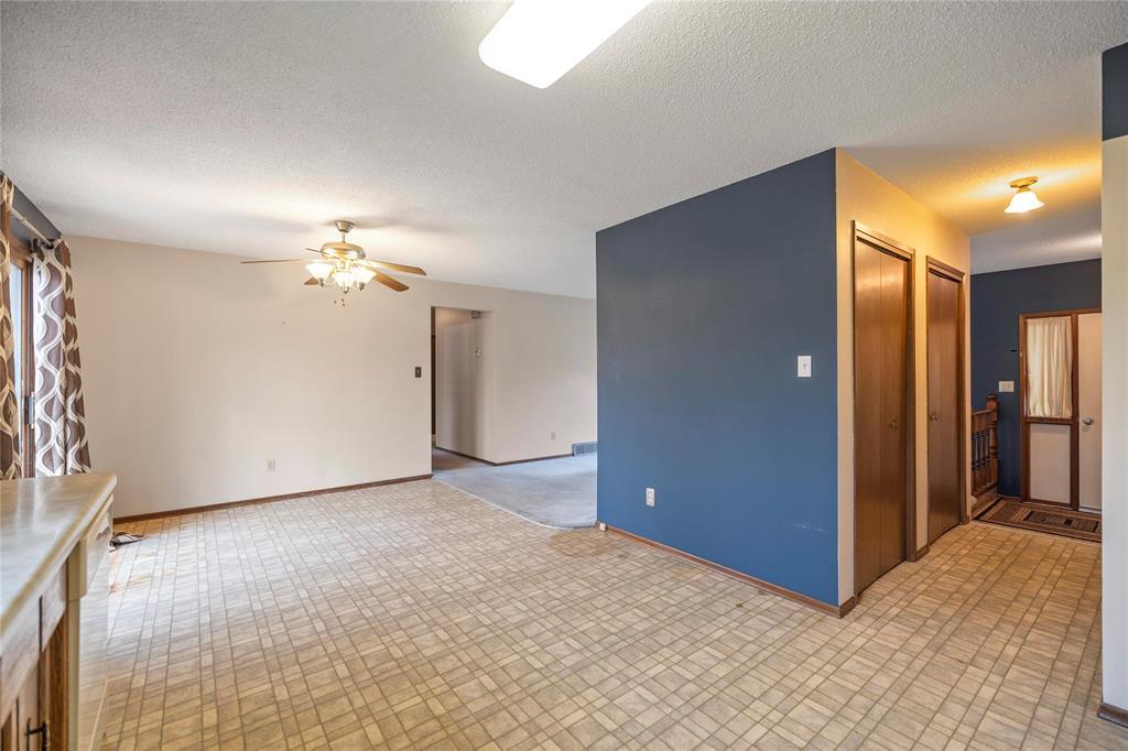511 Penner Street, Steinbach, Manitoba  R5G 0G7 - Photo 5 - 202525869