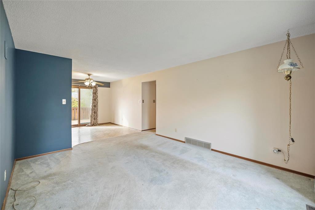 511 Penner Street, Steinbach, Manitoba  R5G 0G7 - Photo 6 - 202525869