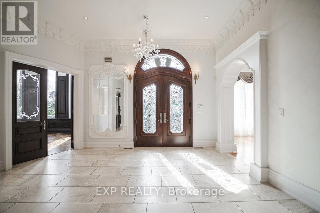 68 Davidson Drive, Vaughan, Ontario  L4L 1M3 - Photo 12 - N12425728