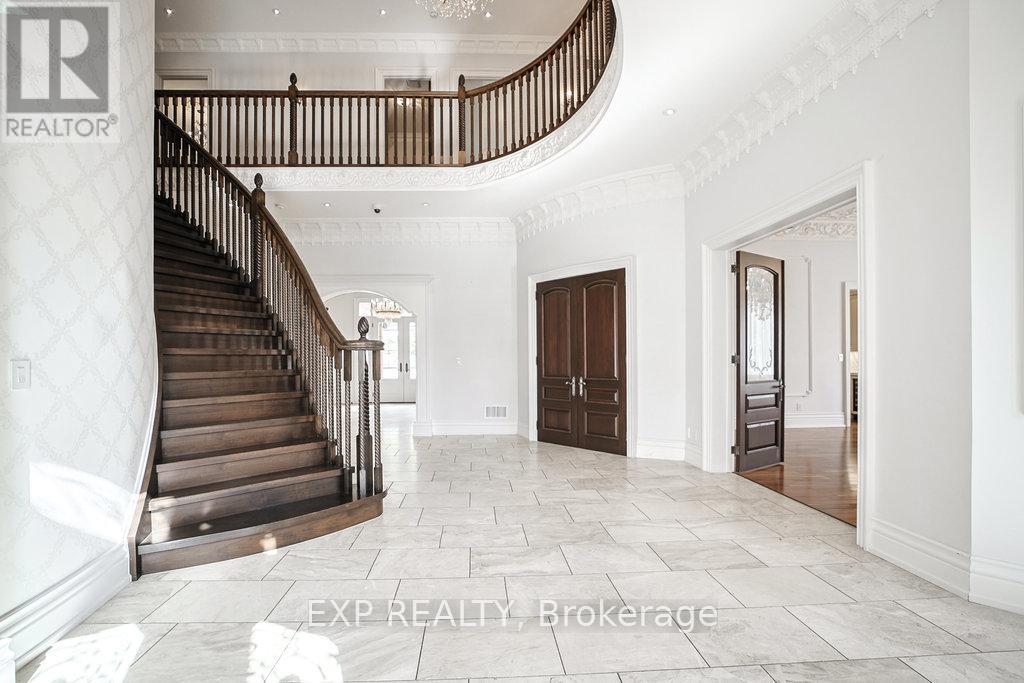 68 Davidson Drive, Vaughan, Ontario  L4L 1M3 - Photo 3 - N12425728