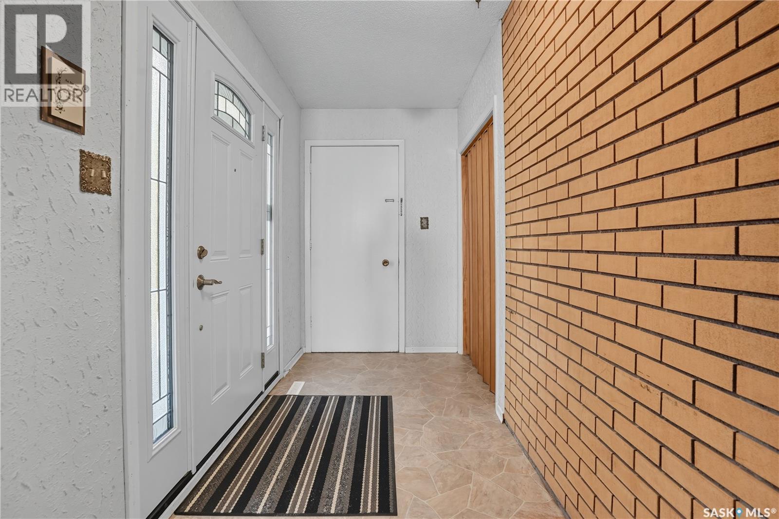 4624 Mctavish Street, Regina, Saskatchewan  S4S 3N2 - Photo 4 - SK020174