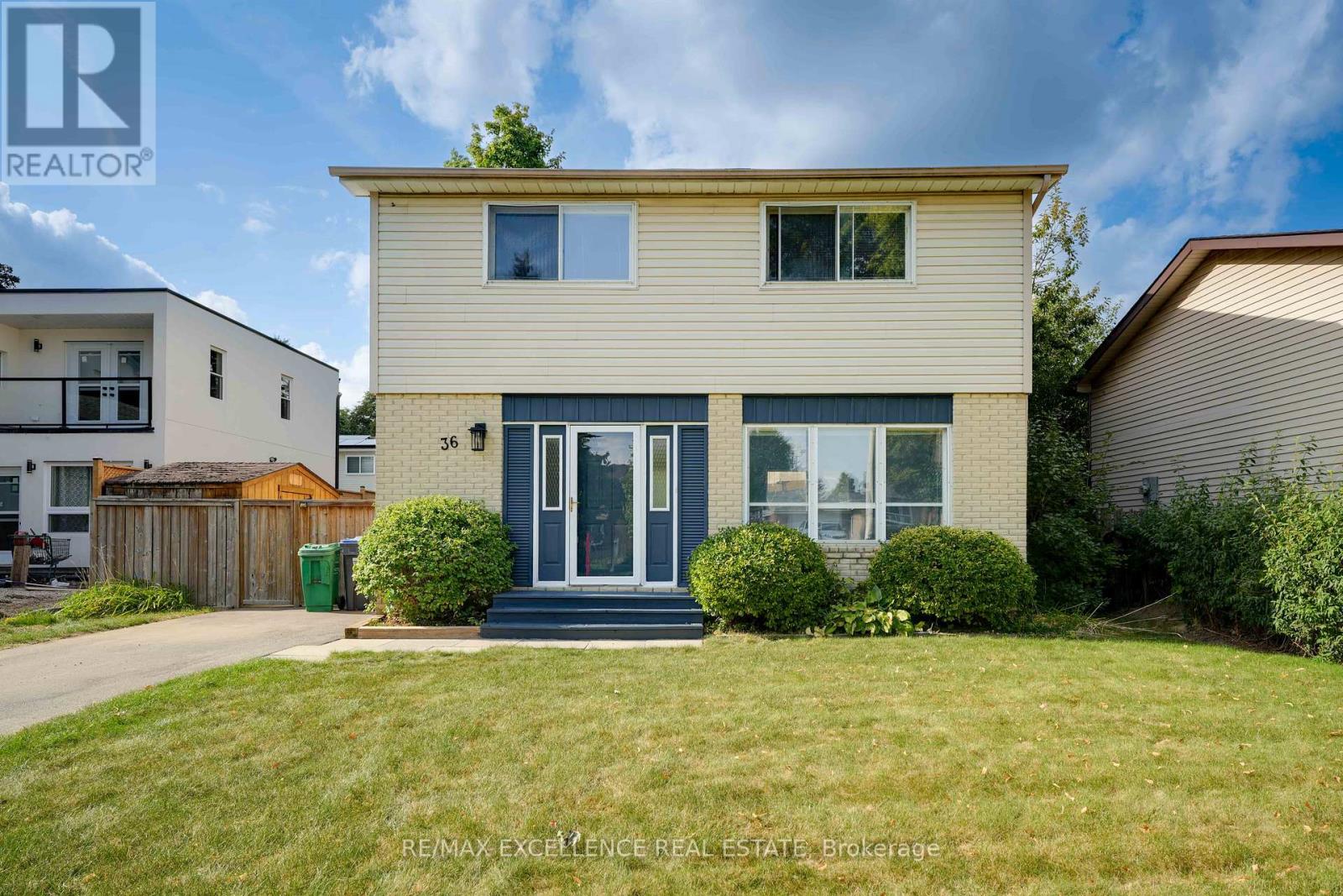 36 Herkley Drive, Brampton, Ontario  L6V 2E8 - Photo 3 - W12417516