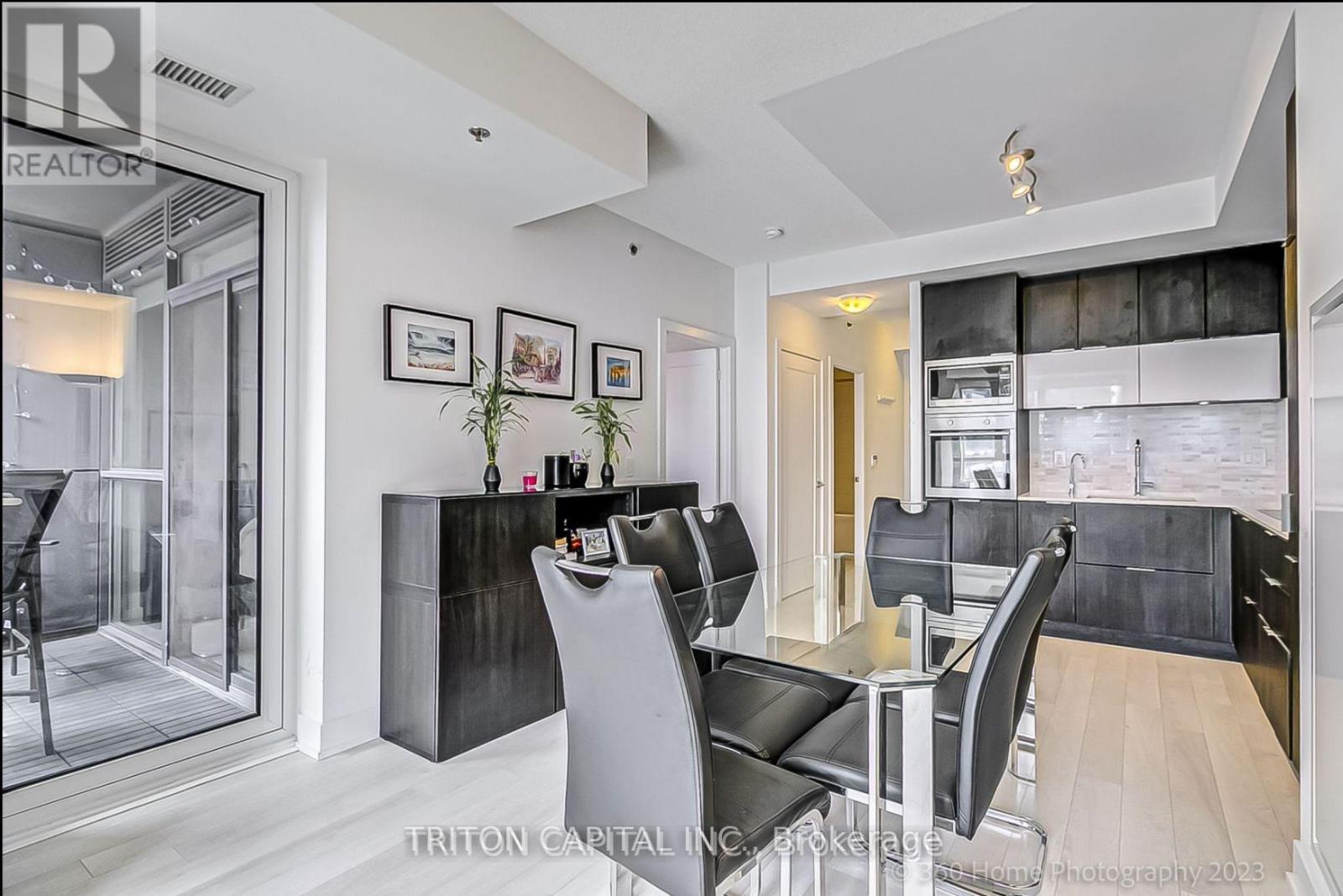 3407 - 318 Richmond Street W, Toronto, Ontario  M5V 0B4 - Photo 2 - C12449036