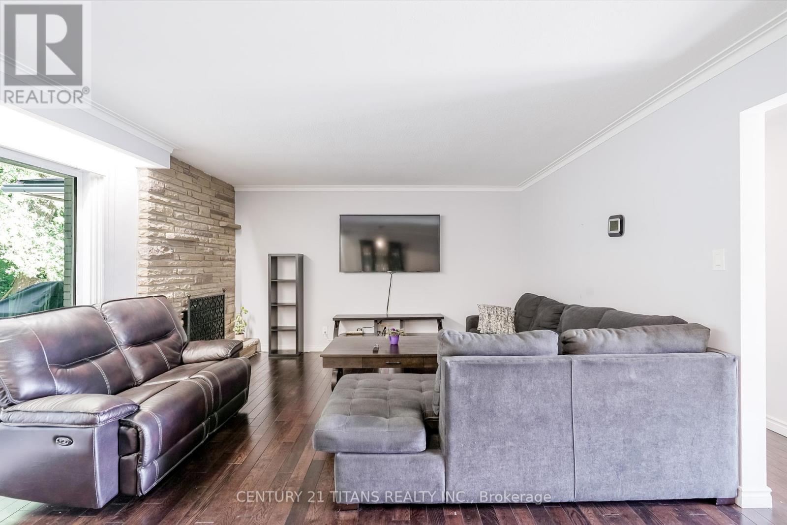 72 Felicity Drive, Toronto (Woburn), Ontario  M1H 1E3 - Photo 5 - E12441966