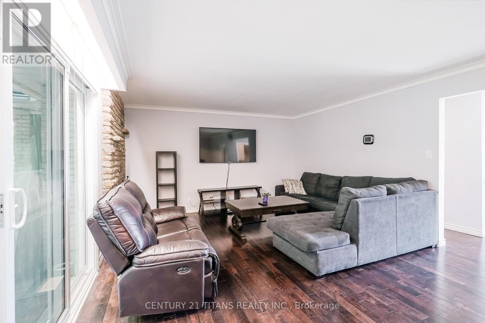 72 Felicity Drive, Toronto (Woburn), Ontario  M1H 1E3 - Photo 7 - E12441966