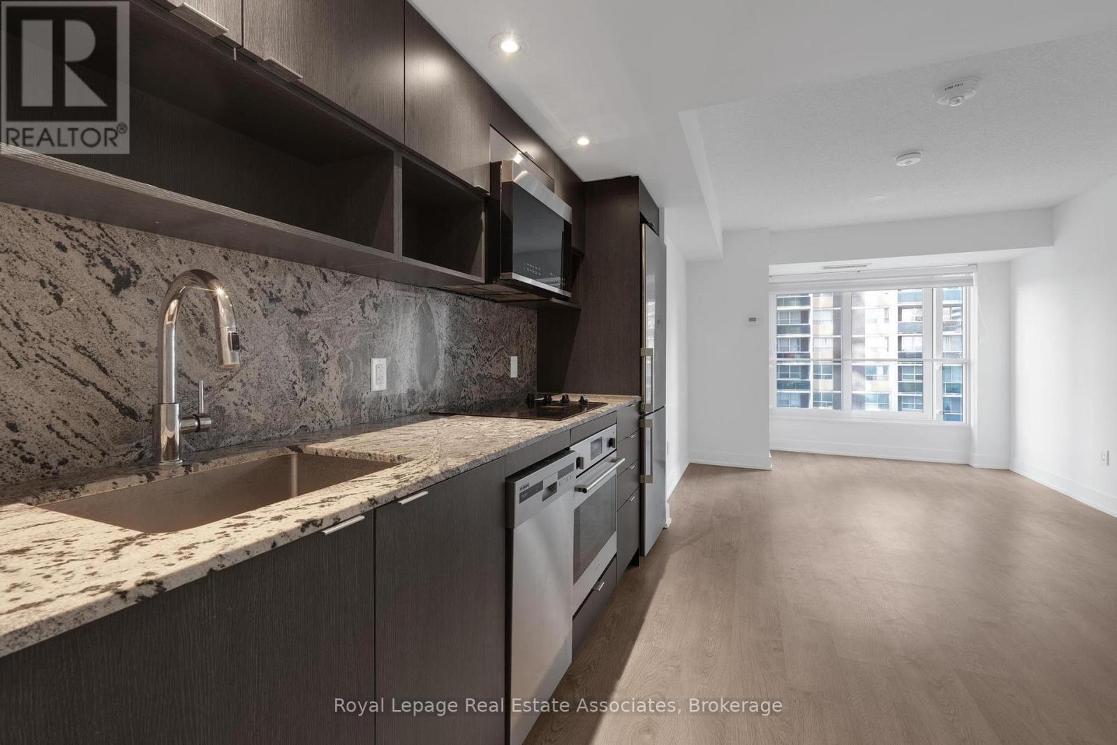 315 - 9 Mabelle Avenue, Toronto, Ontario  M9A 0E1 - Photo 2 - W12395360