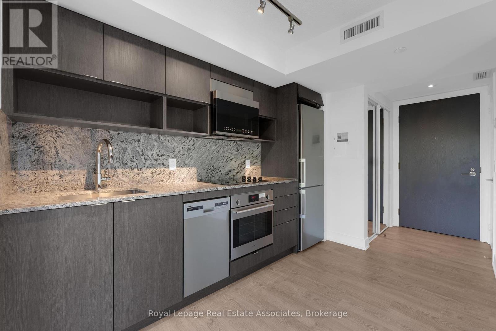 323 - 9 Mabelle Avenue, Toronto, Ontario  M9A 0E1 - Photo 6 - W12404113
