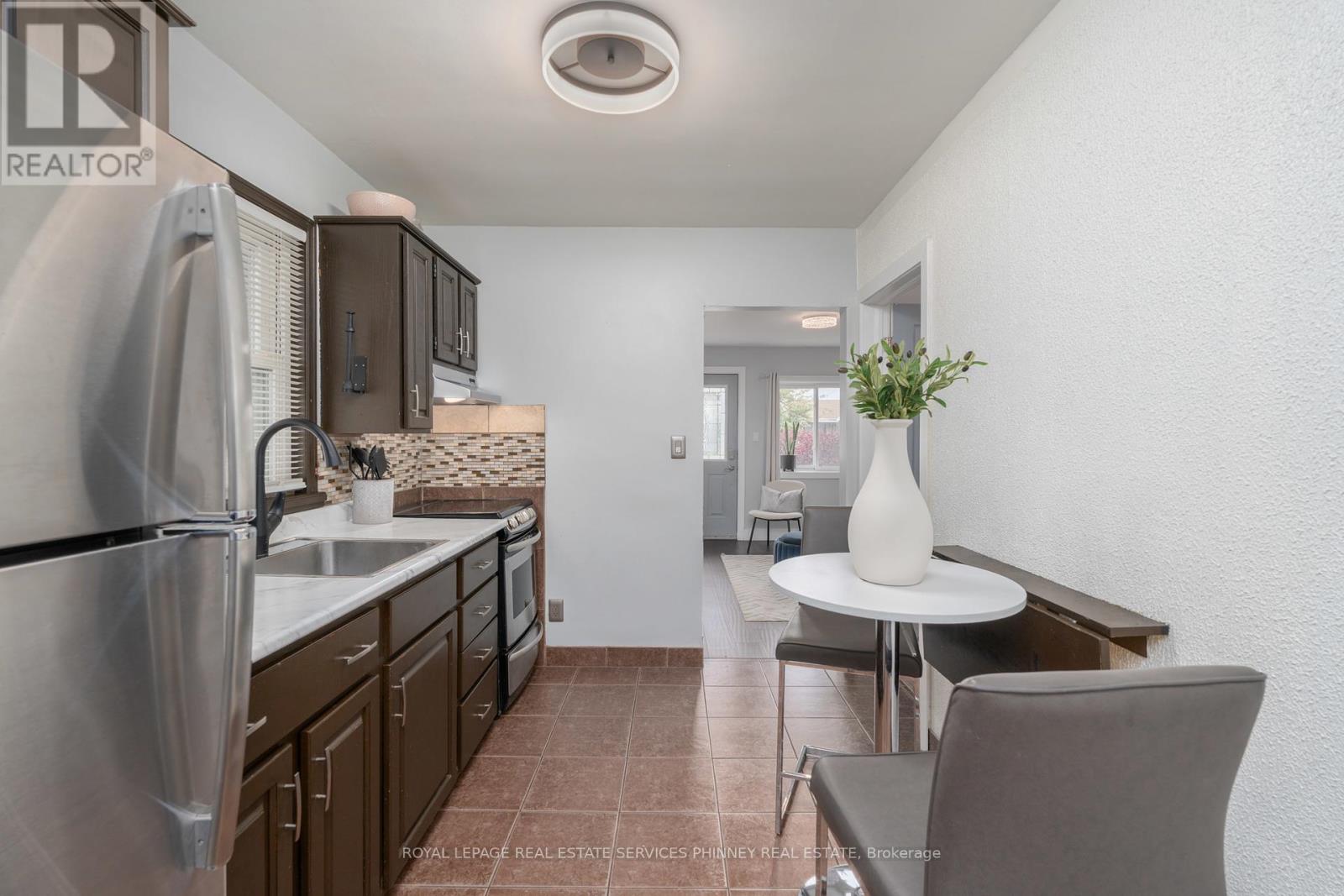 787 Knox Avenue, Hamilton, Ontario  L8H 6K9 - Photo 11 - X12373564