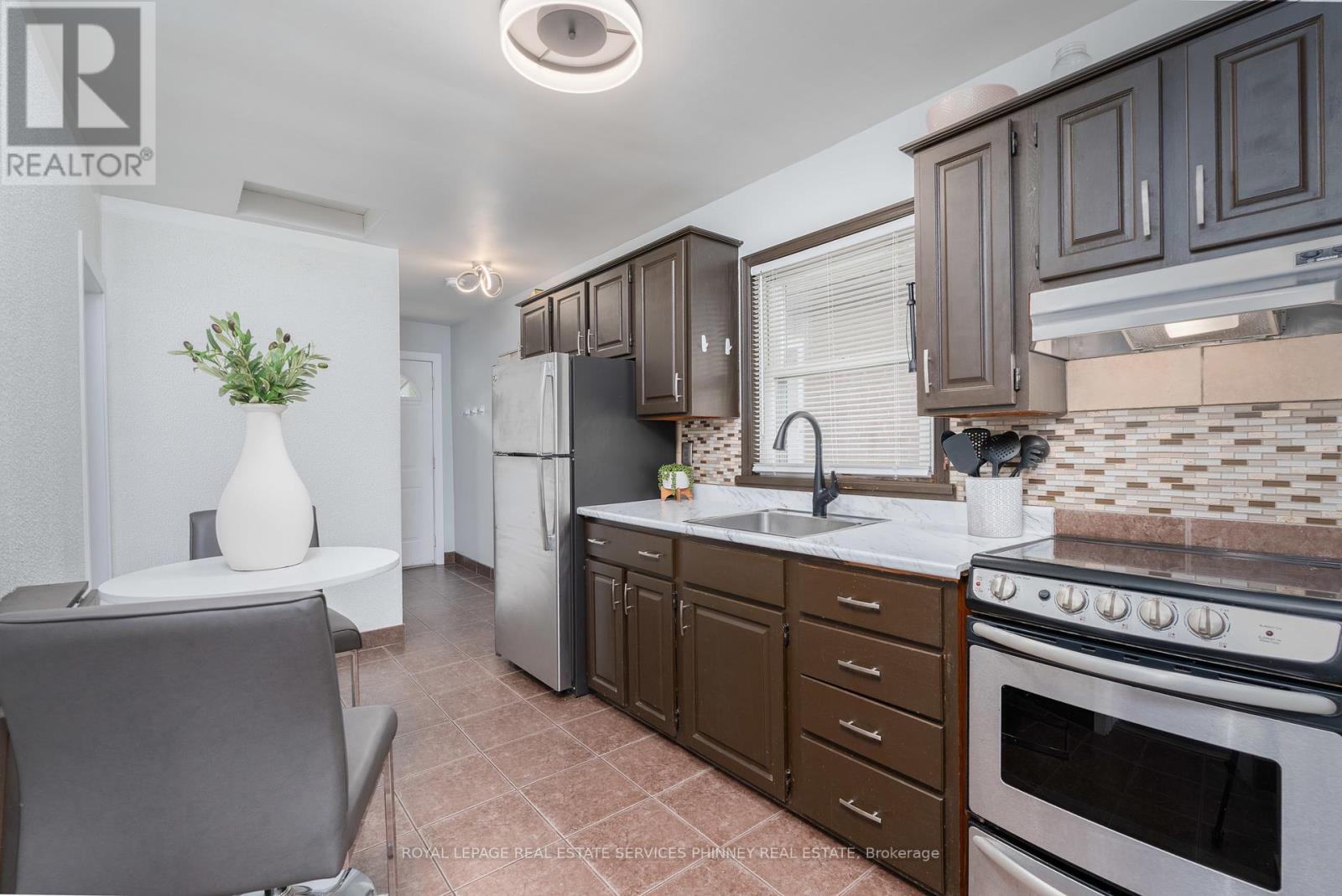 787 Knox Avenue, Hamilton, Ontario  L8H 6K9 - Photo 8 - X12373564