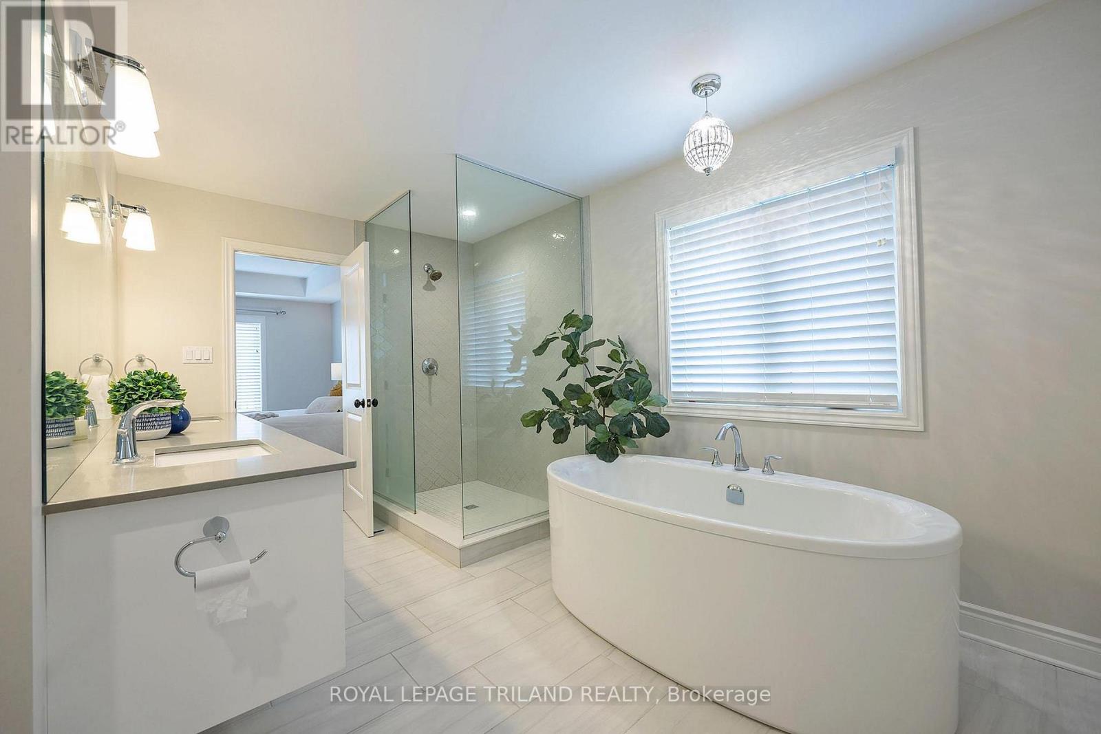 2005 Maddex Way, London North (North B), Ontario  N5X 0M8 - Photo 41 - X12339963