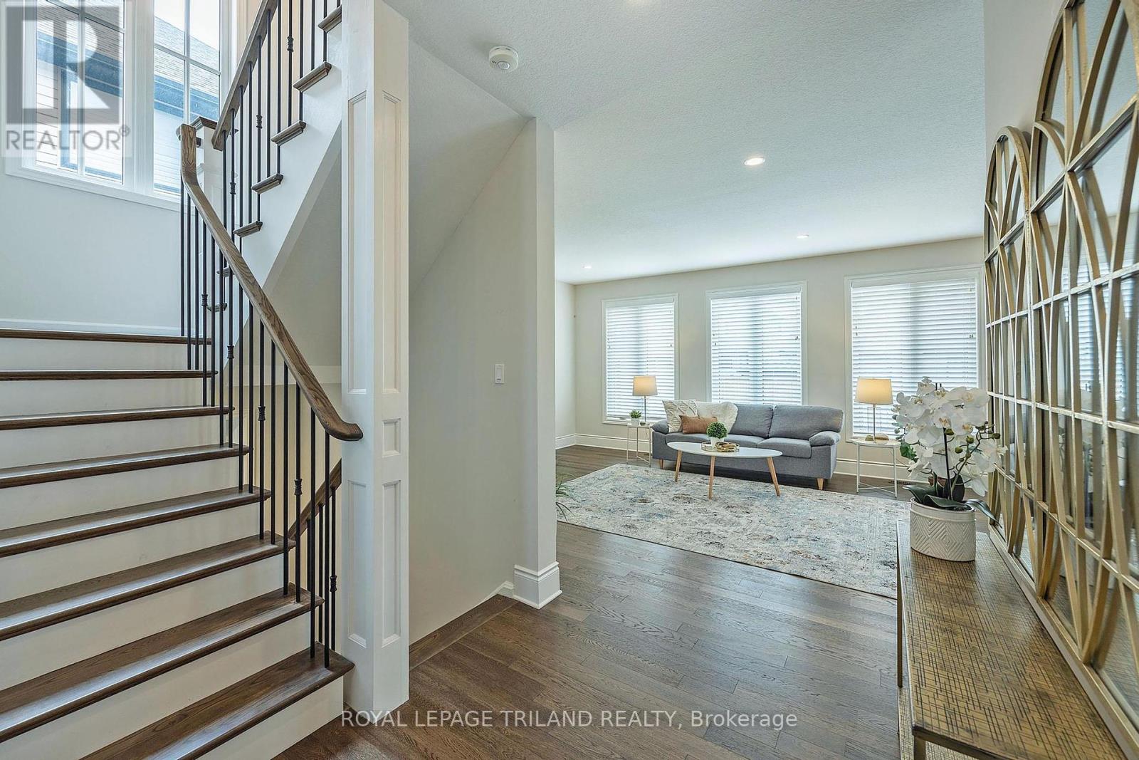 2005 Maddex Way, London North (North B), Ontario  N5X 0M8 - Photo 5 - X12339963