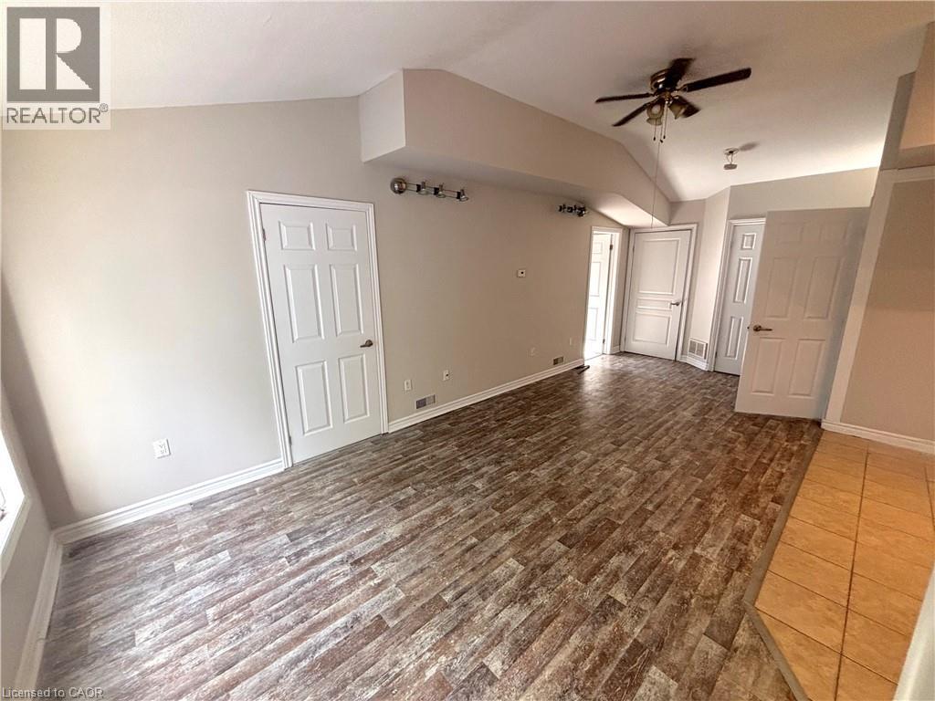 40 Cootes Drive, Dundas, Ontario  L9H 1B3 - Photo 2 - 40777136
