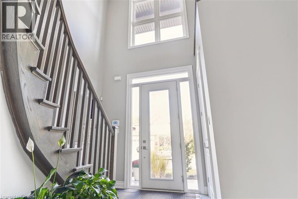 11 Secinaro Avenue, Ancaster, Ontario  L9G 0C6 - Photo 3 - 40777059