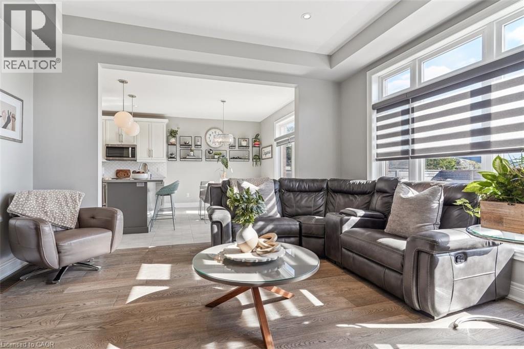 11 Secinaro Avenue, Ancaster, Ontario  L9G 0C6 - Photo 6 - 40777059