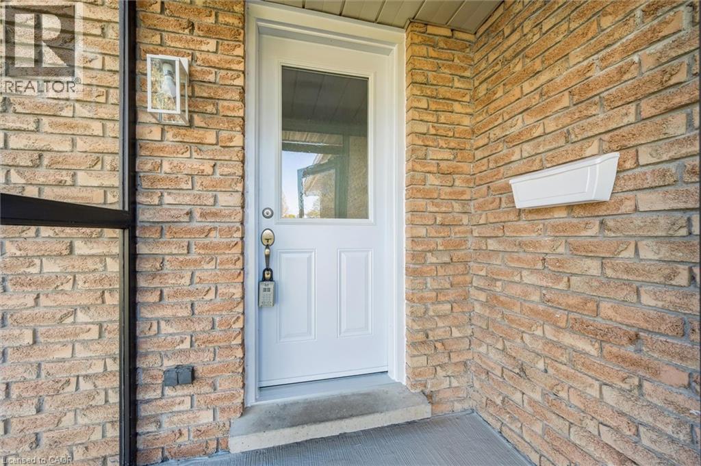31 Parkland Crescent, Kitchener, Ontario  N2N 1R5 - Photo 4 - 40776004