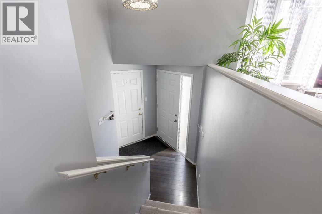 188 Cougar Way N, Lethbridge, Alberta  T1H 6P4 - Photo 3 - A2259332