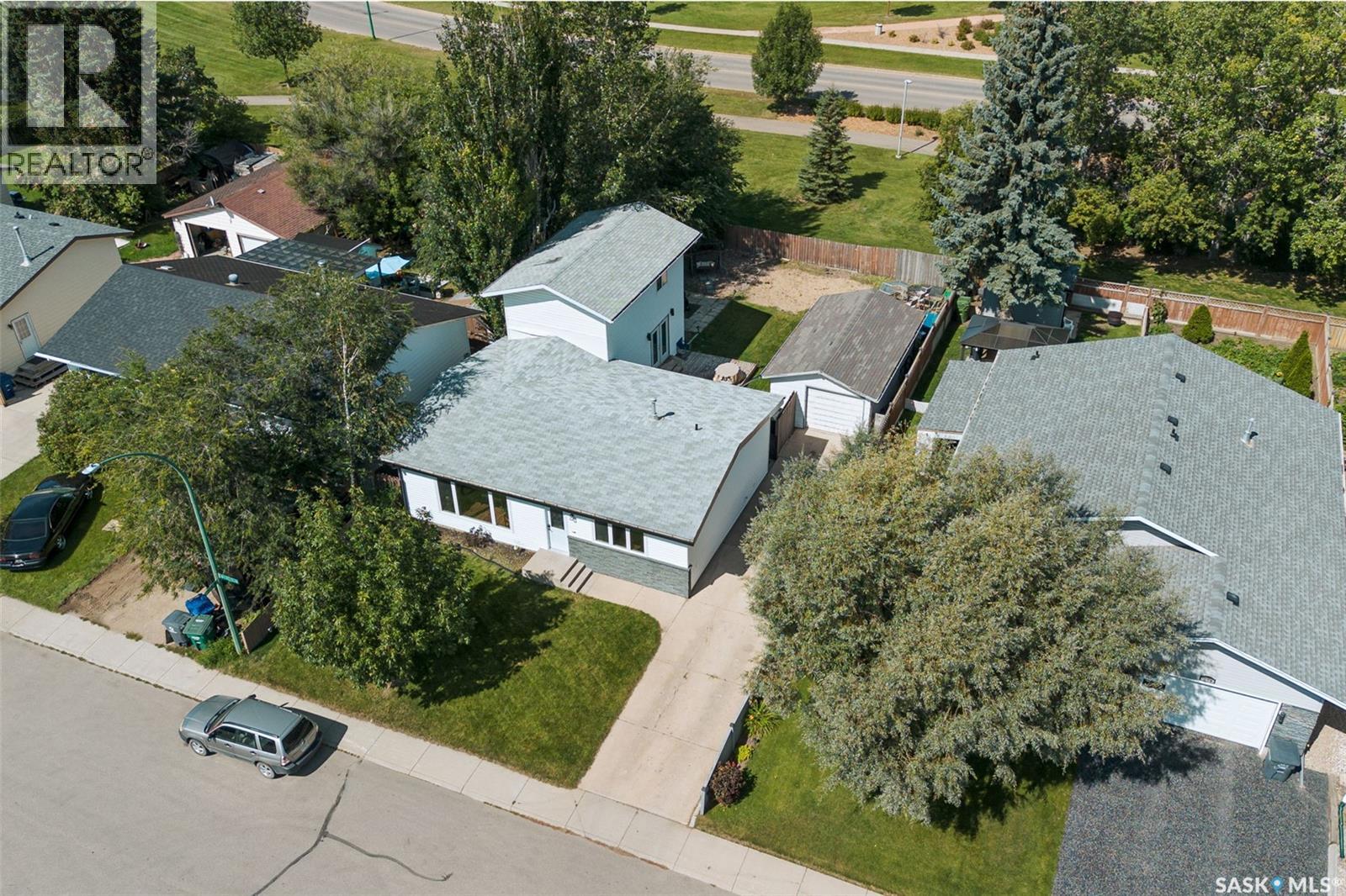 178 Neatby Crescent, Saskatoon, Saskatchewan  S7M 4W7 - Photo 2 - SK015940