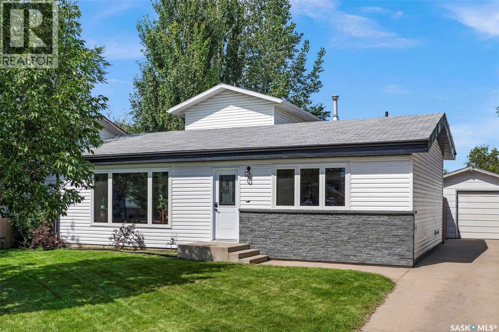 178 Neatby Crescent, Saskatoon, Saskatchewan  S7M 4W7 - Photo 1 - SK015940