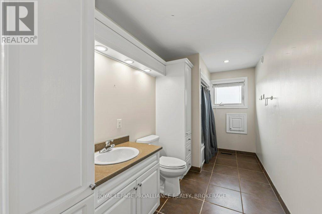 1058 Lucas Road, Loyalist, Ontario  K0H 2H0 - Photo 32 - X12449354