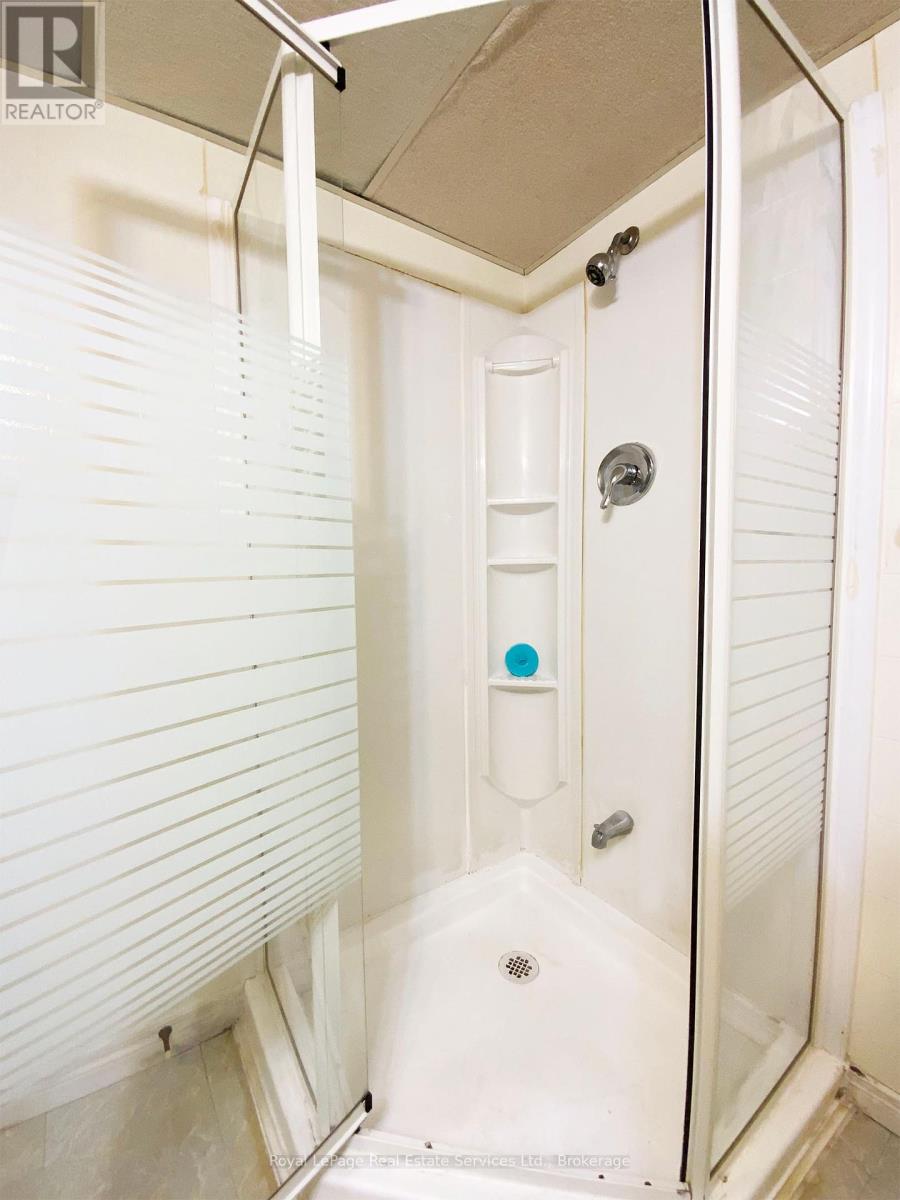 2072 Bridge Road, Oakville, Ontario  L6L 2E9 - Photo 20 - W12188724
