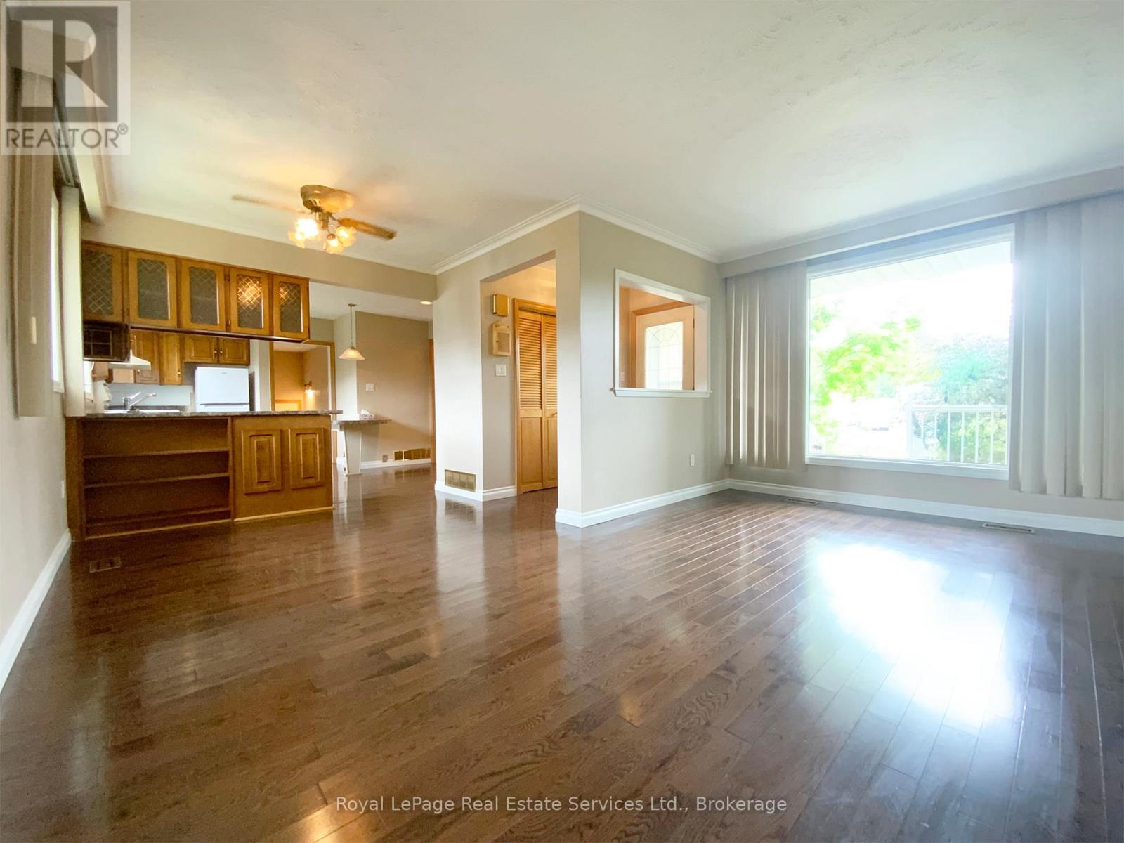 2072 Bridge Road, Oakville, Ontario  L6L 2E9 - Photo 10 - W12188724