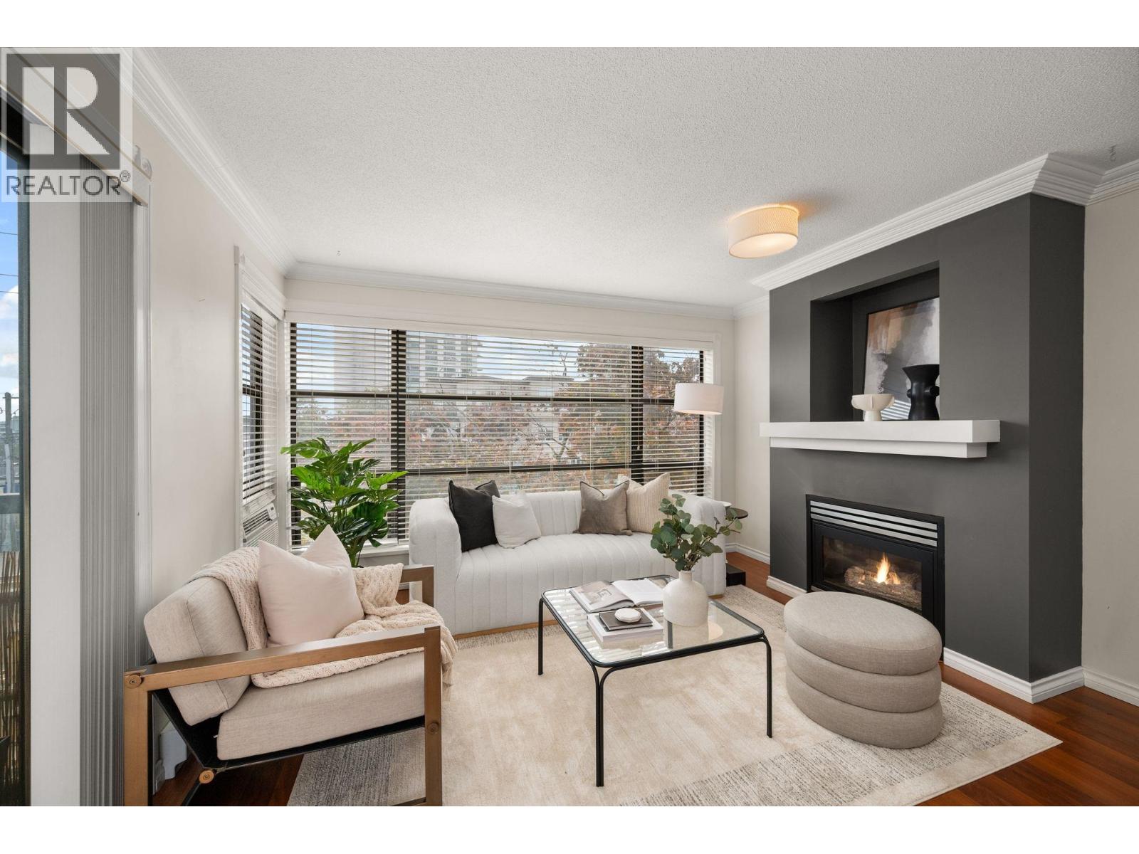301 124 W 3rd Street, North Vancouver, British Columbia  V7M 1E8 - Photo 5 - R3055894
