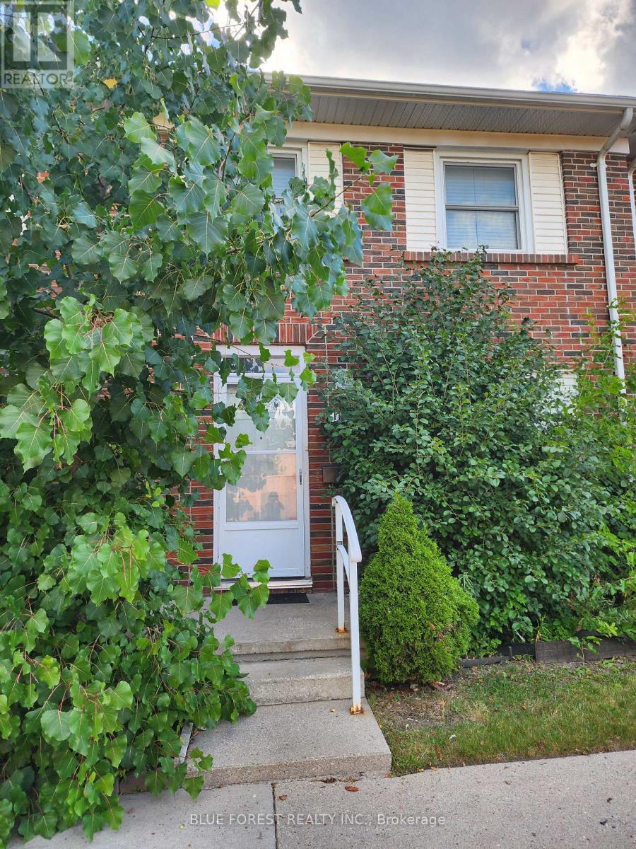 5 - 1128 Southdale Road E, London South (South S), Ontario  N6E 1B2 - Photo 2 - X12449408