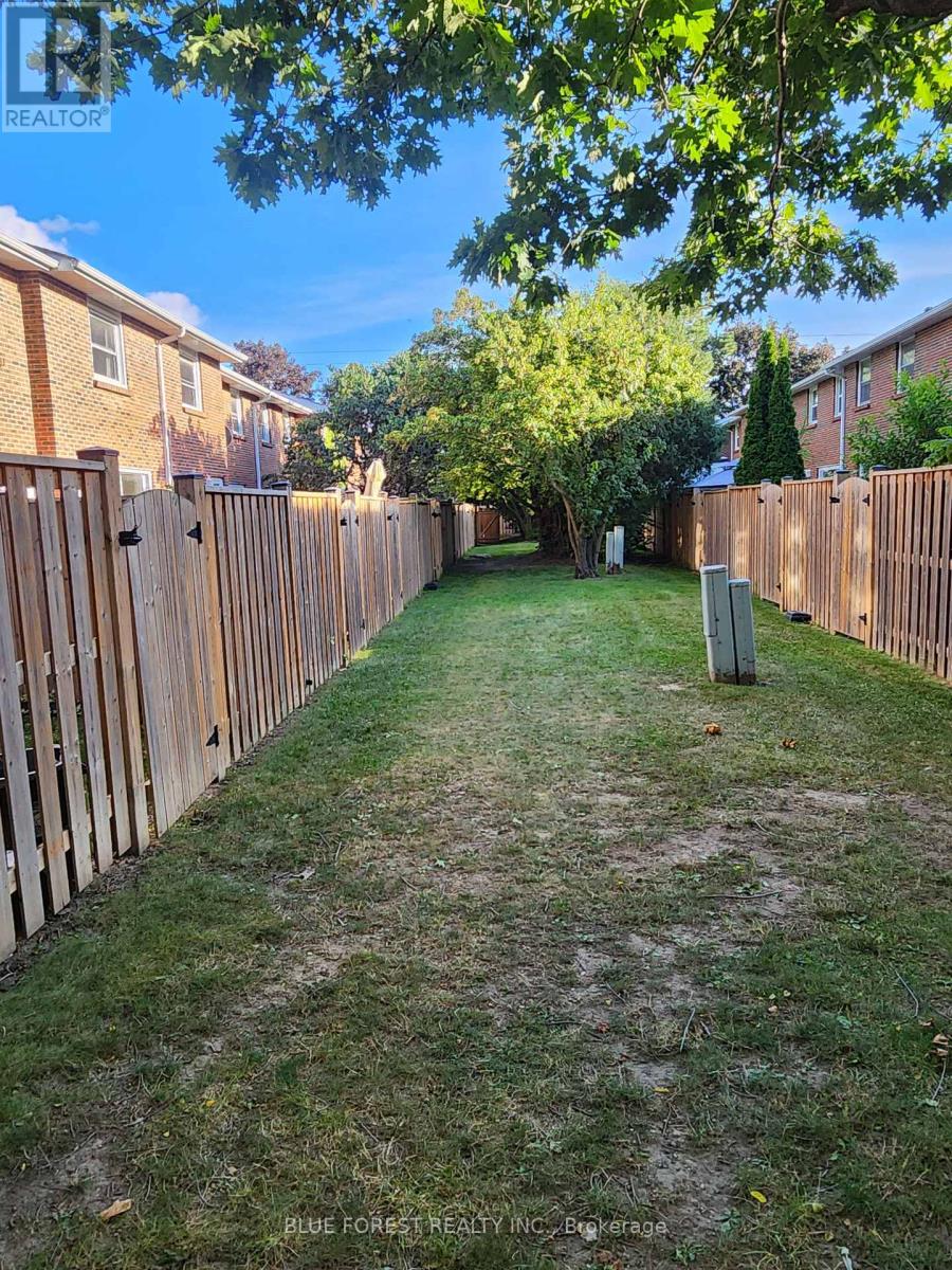 5 - 1128 Southdale Road E, London South (South S), Ontario  N6E 1B2 - Photo 3 - X12449408