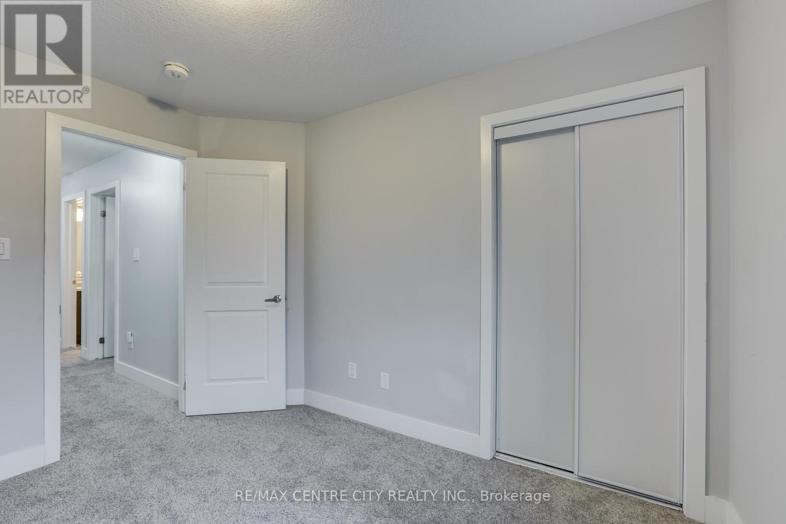 2104 Meadowgate Boulevard, London South, Ontario  N6M 0H5 - Photo 31 - X12449452