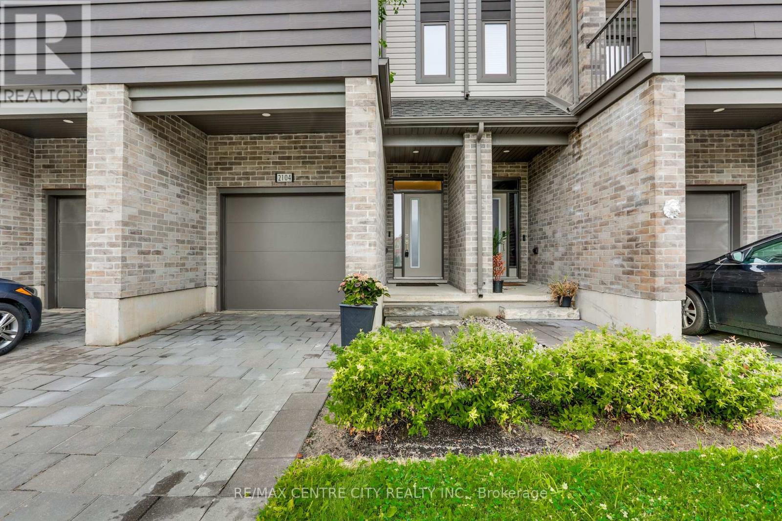 2104 Meadowgate Boulevard, London South, Ontario  N6M 0H5 - Photo 4 - X12449452