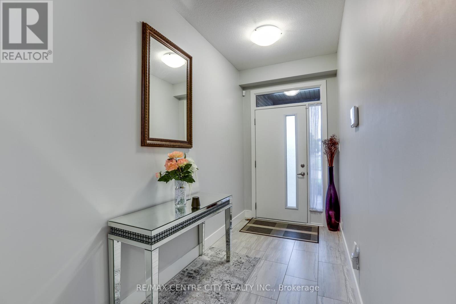 2104 Meadowgate Boulevard, London South, Ontario  N6M 0H5 - Photo 5 - X12449452