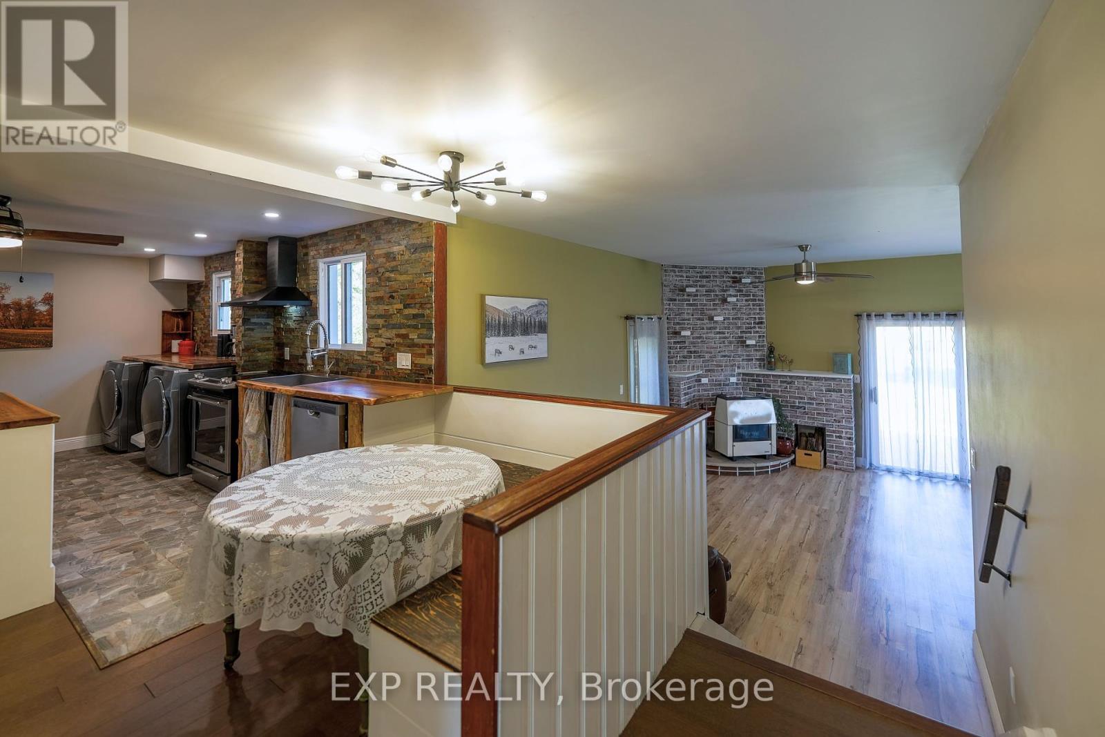 940 Hutchinson Road, Haldimand, Ontario  N0A 1K0 - Photo 7 - X12448314